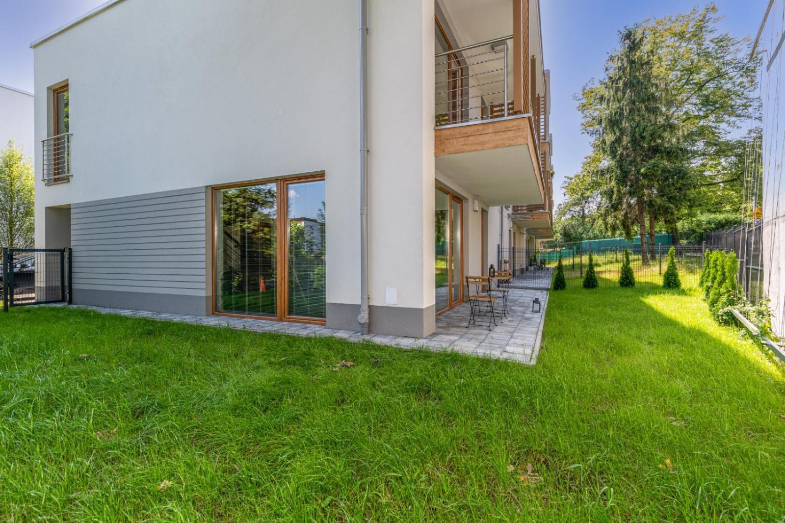 Prestigious Residence With Garden, Garage, And Elegant Rooms - Krakow — Photos 1